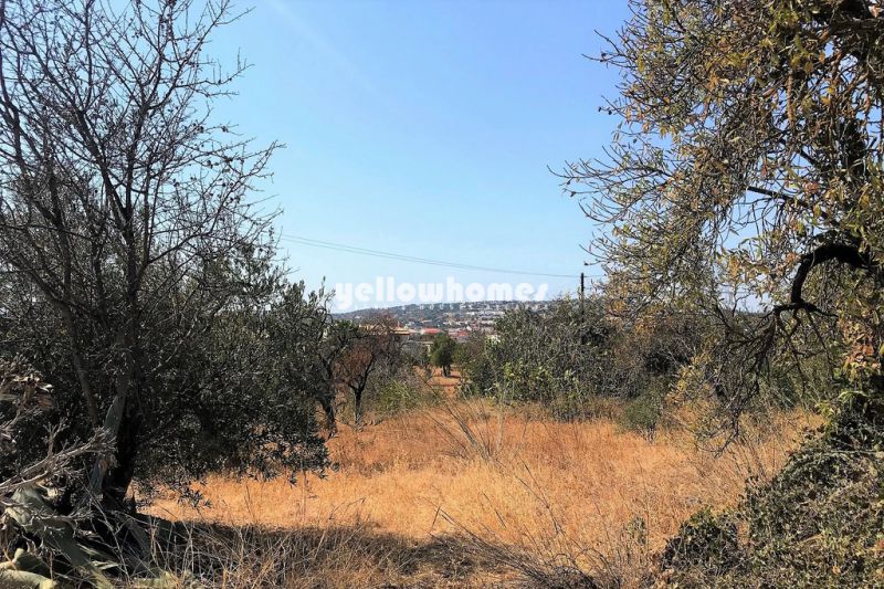 Terreno urbano para 1 ou 2 moradias perto de Boliqueime